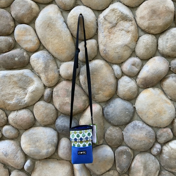 NWT OlovesM Eco-Friendly Cell Phone & Water Bottle Plus Made with Yoga Mats Bag - Picture 6 of 11